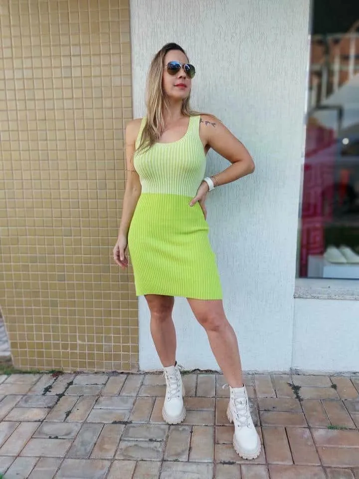 Vestido Tricot Curto Canelado