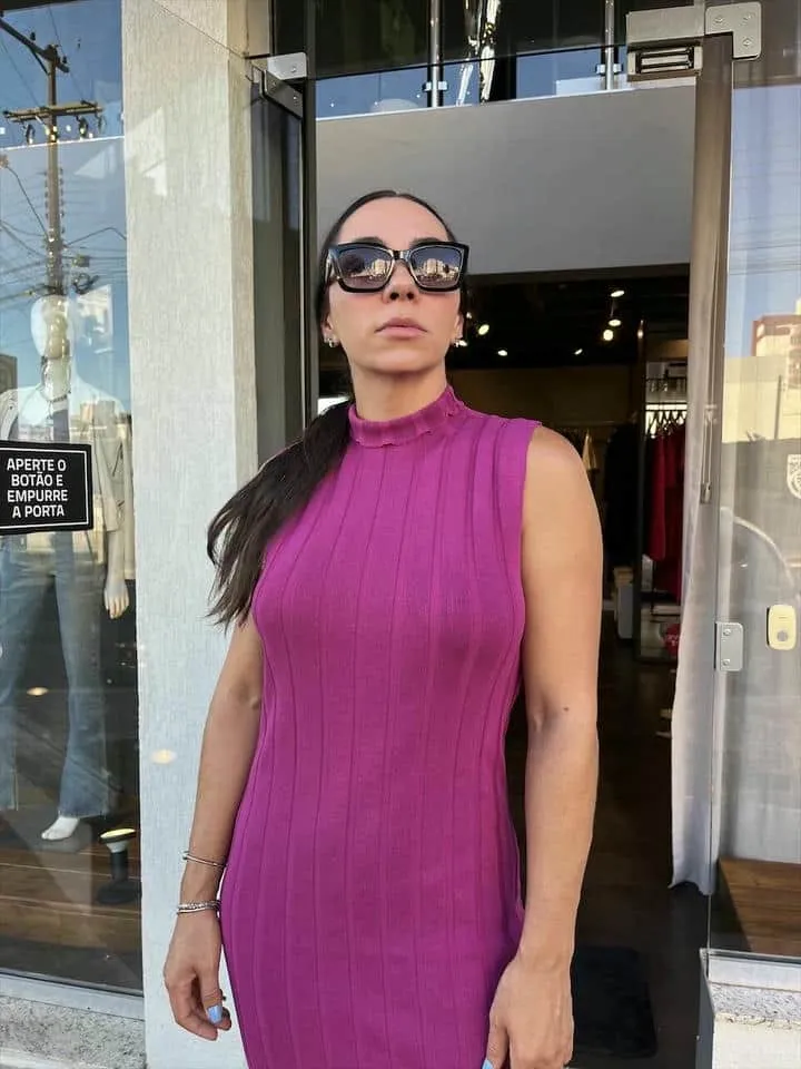 Vestido De Tricot Midi Sem Manga - Imagem 2