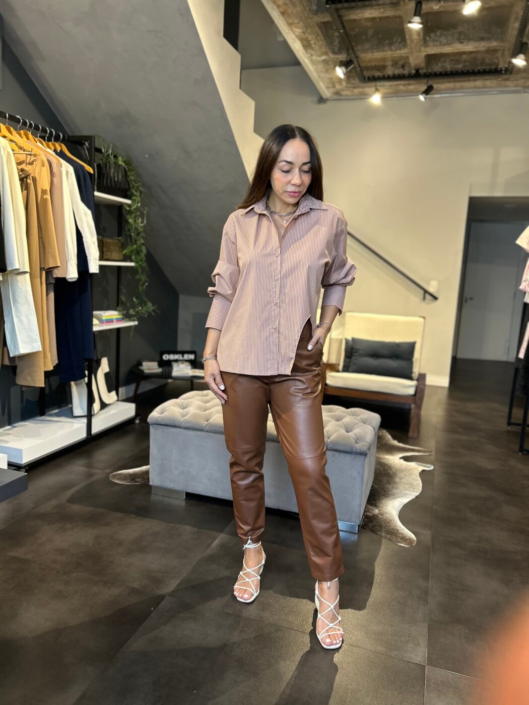 Camisa Dila  Listrado Marrom Com Off White